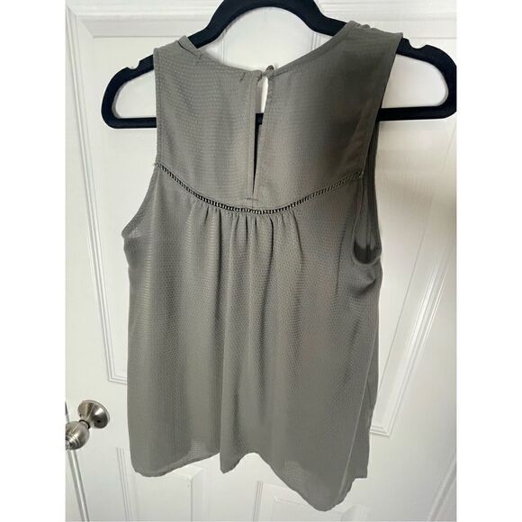 Harlowe & Graham women’s sleeveless blouse army green small NWT - Picture 2 of 9